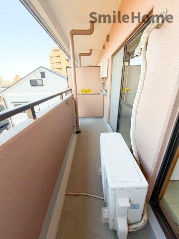 バルコニー　明るいバルコニーです