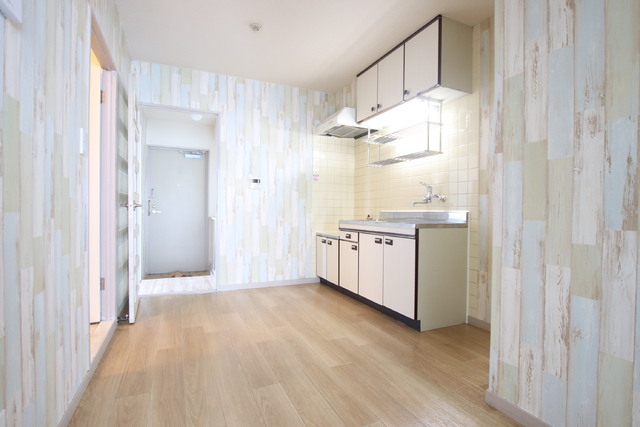 居室・リビング　６帖ダイニングキッチン★