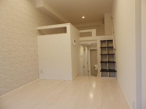 居室・リビング　室内