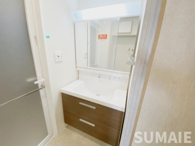 洗面設備　コンパクトで使いやすい洗面所