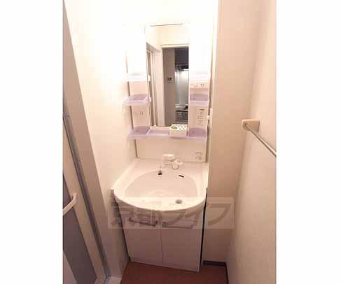 洗面設備　大きな洗面台