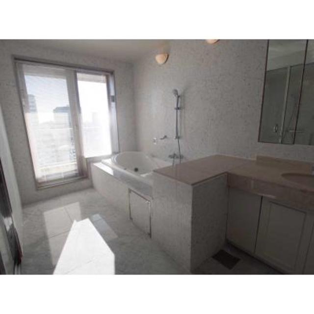 バス・シャワールーム　※写真は同タイプ住戸です。