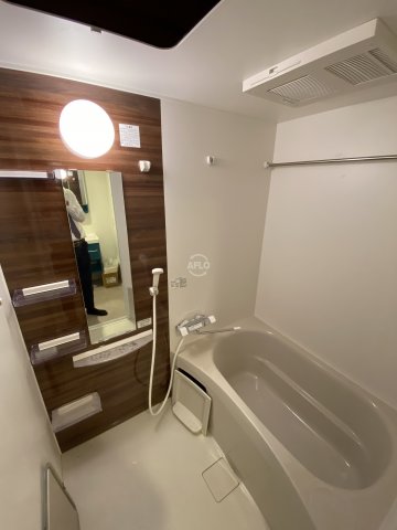 バス・シャワールーム　セレニテ堺筋本町プリエ　浴室