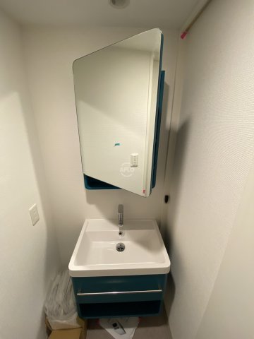 洗面設備　セレニテ堺筋本町プリエ　独立洗面台
