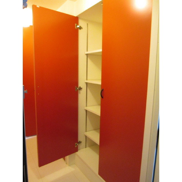 収納　シューズBOX