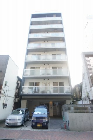 建物外観　商店街沿いのオートロックマンションです