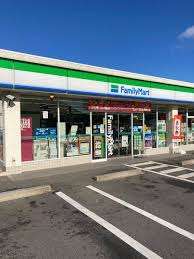 コンビニ　ファミリーマート名南上浜町店（コンビニ）まで439m