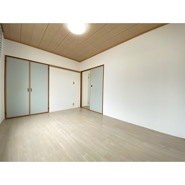 居室・リビング　洋室２