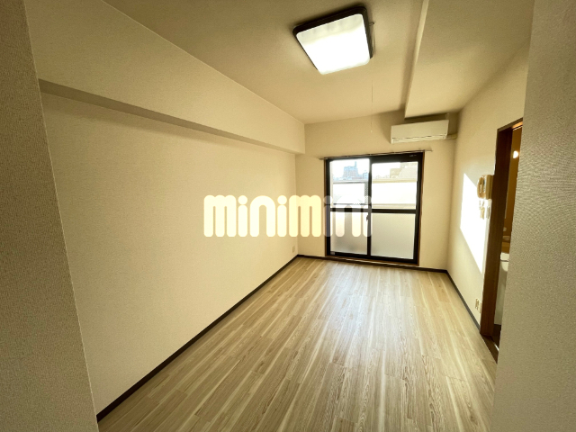 居室・リビング　広々した８帖のお部屋です