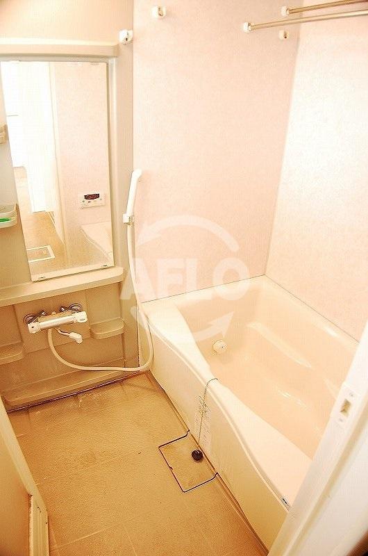 バス・シャワールーム　アーバネックス北堀江　清潔感のある浴室