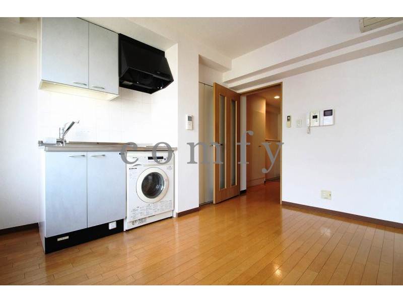 居室・リビング　７．５帖のダイニングキッチン