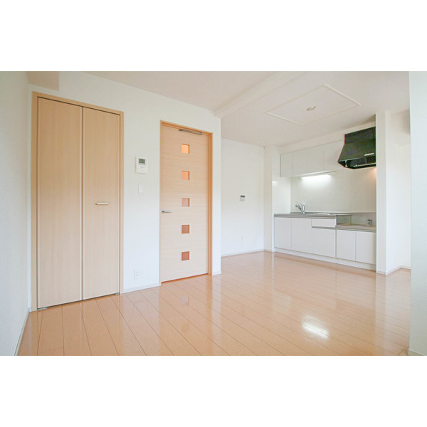 居室・リビング　同じ建物の別の部屋