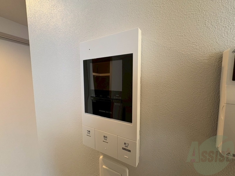 セキュリティ　ＴＶモニター付インターホンです。来客者の顔が見えるので安心！