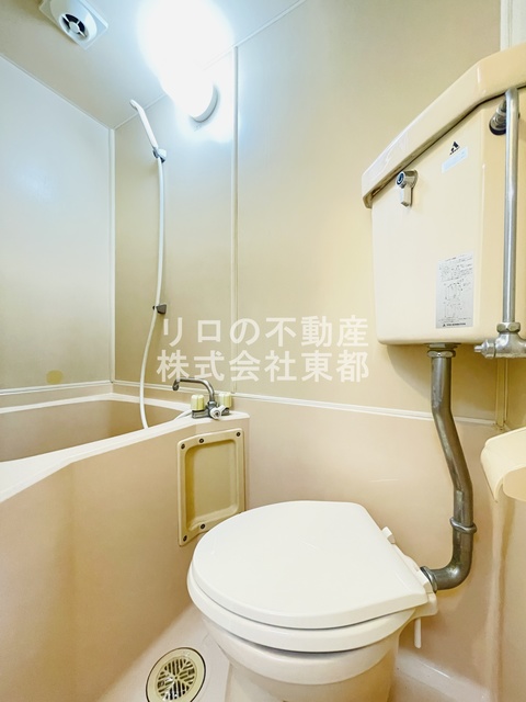 バス・シャワールーム　清潔感のある浴室で、１日の疲れを癒しリラックスできます。