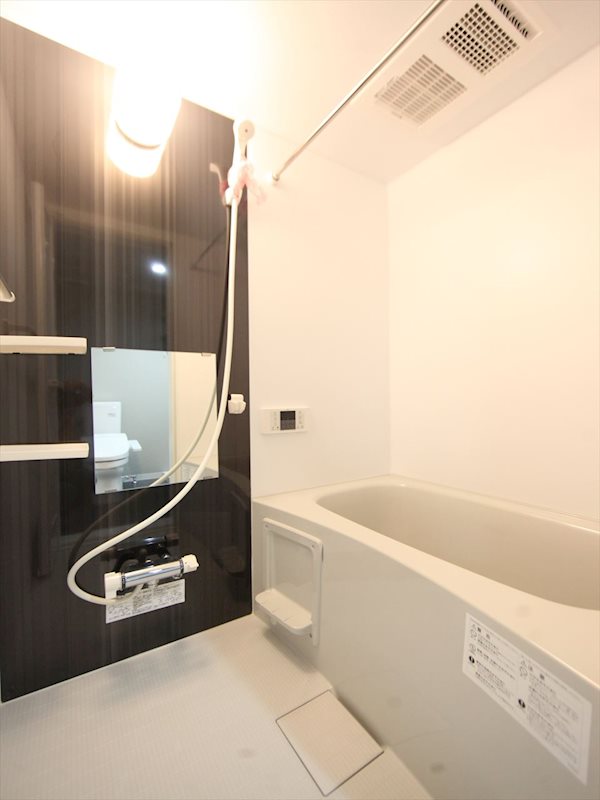 バス・シャワールーム　浴室暖房乾燥機付　追い焚き機能付お風呂