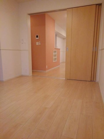 その他部屋・スペース　ウォークスルークローゼット付の寝室です☆