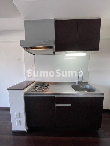 キッチン　コンパクトなキッチンで掃除もラクラク