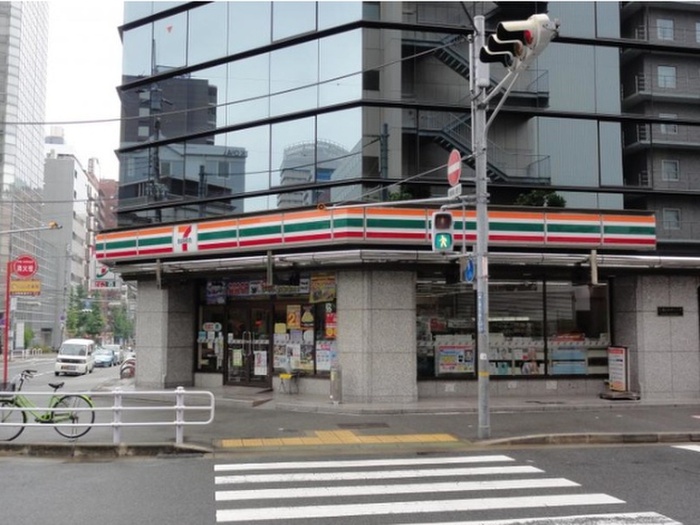 コンビニ　セブンイレブン（コンビニ）まで250m