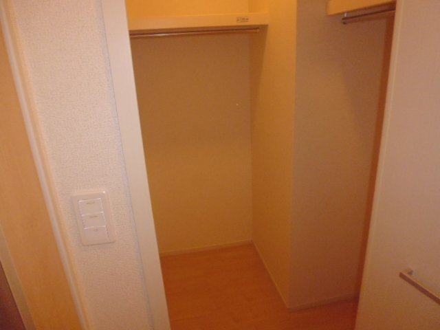 収納　ウォークインクローゼット