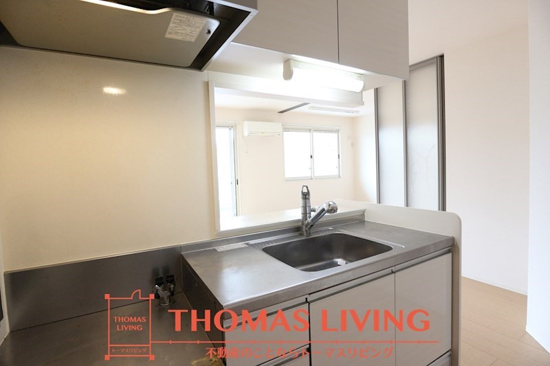 キッチン　実際の写真を準備中の為、同じ建物の別室写真です。参考下さい。