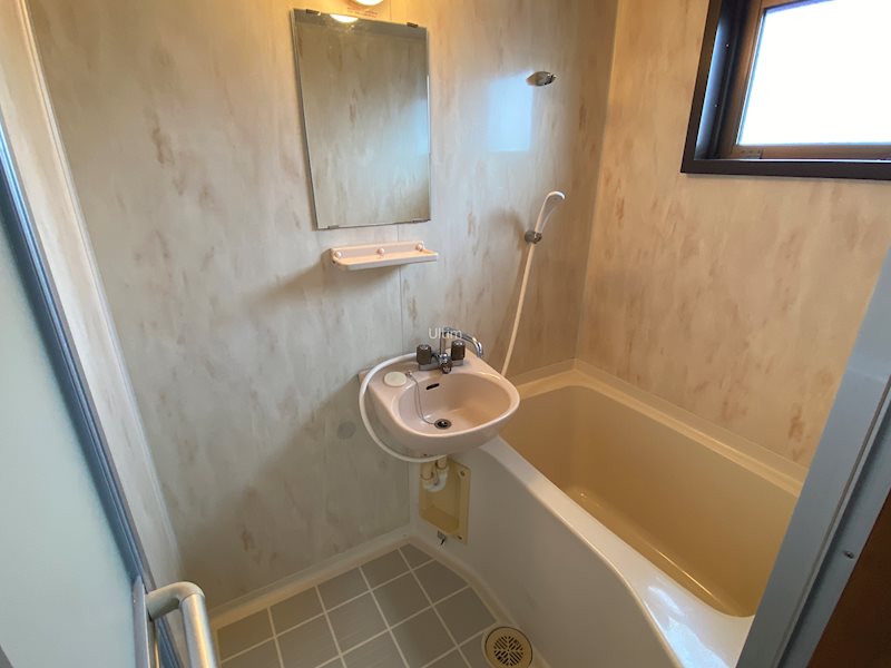 バス・シャワールーム　別室の画像です、ご参考までに