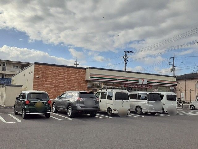 コンビニ　セブンイレブン彦根八坂店様（コンビニ）まで910m