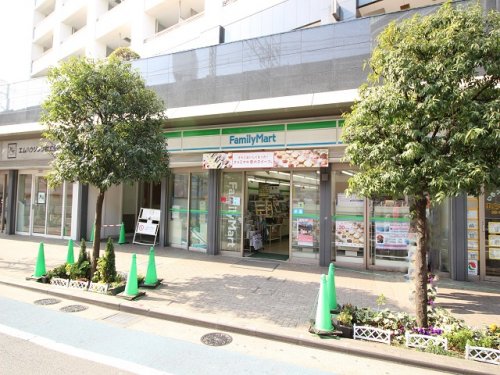 コンビニ　ファミリーマート 小岩駅東店（コンビニ）まで206m