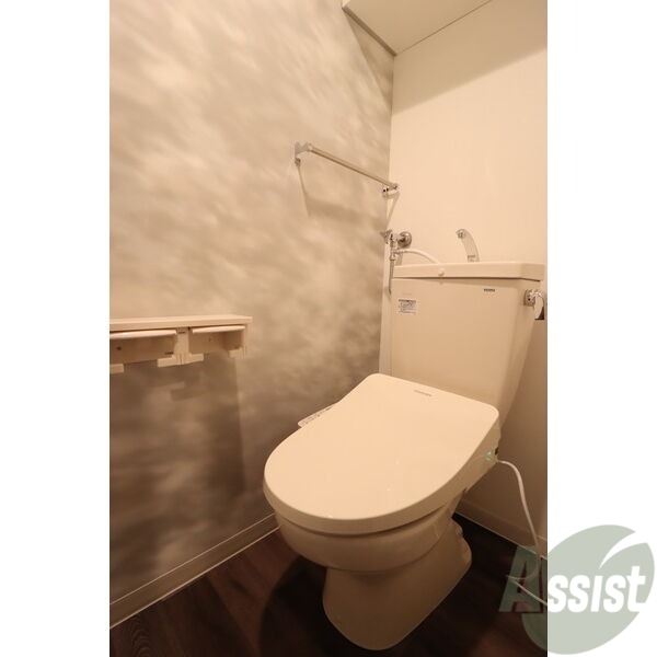 トイレ　シャワートイレになっているので快適です！