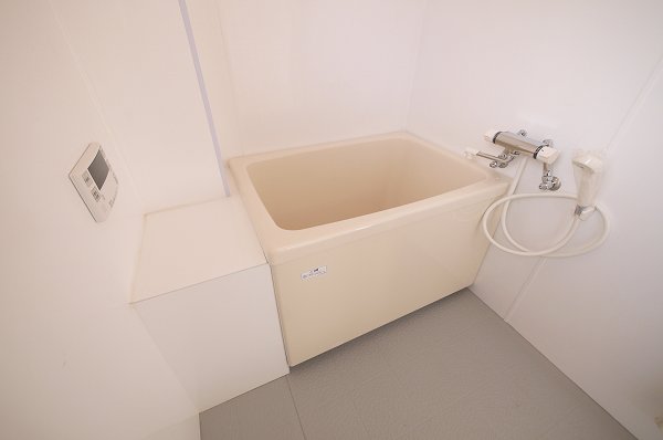 バス・シャワールーム　追焚き給湯付き