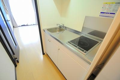 キッチン　ＩＨとラジエントの２口コンロ！火も使わず安心です♪