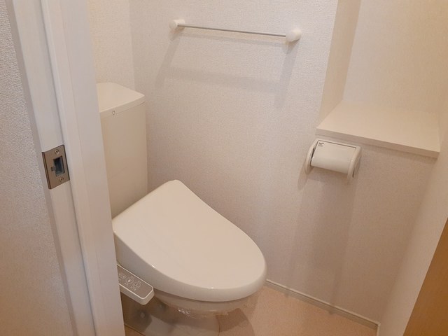 トイレ　温水洗浄暖房便座