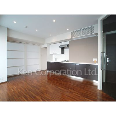 居室・リビング　同タイプ5階のお部屋を撮影。仕様が異なることがあります。