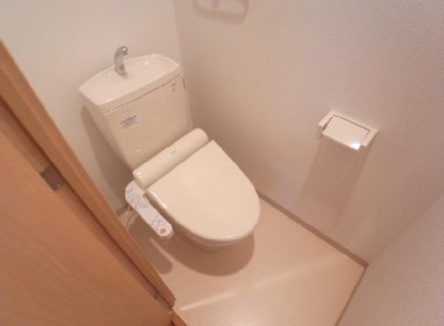 トイレ　別部屋です