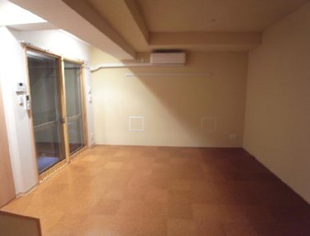 居室・リビング　別部屋です