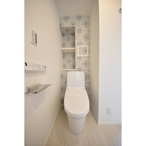 トイレ　内装は落ち着いています