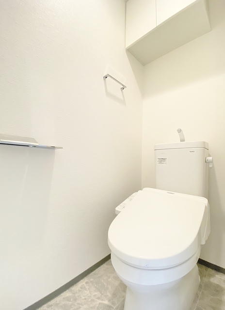 トイレ　温水洗浄便座