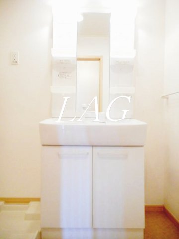 洗面設備　独立洗面台です。