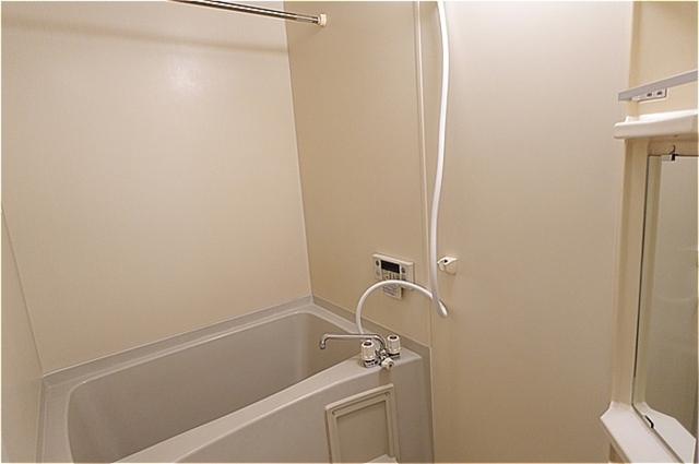 バス・シャワールーム　換気暖房乾燥機付き浴室