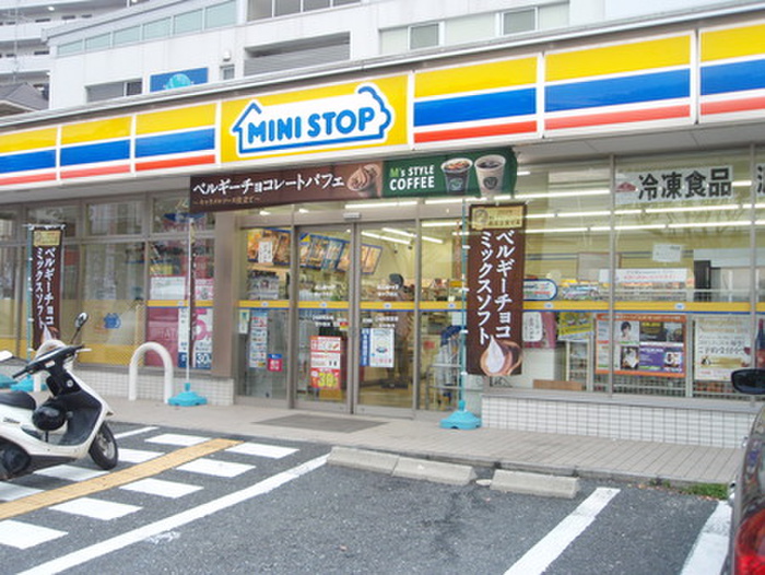 コンビニ　ミニストップ　豊中少路店（コンビニ）まで238m