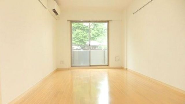 居室・リビング　※別部屋参考写真