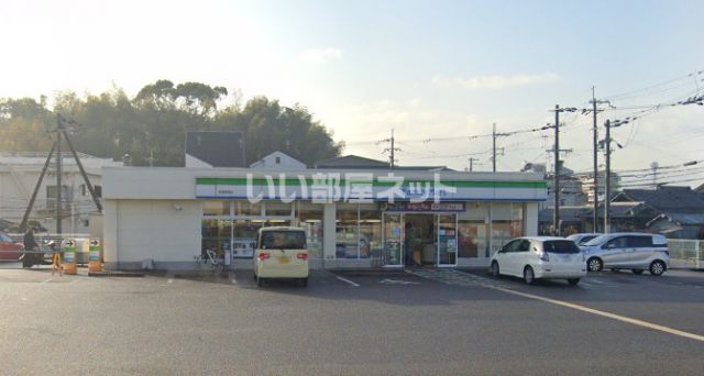 コンビニ　ファミリーマート和泉市唐国店（コンビニ）まで887m