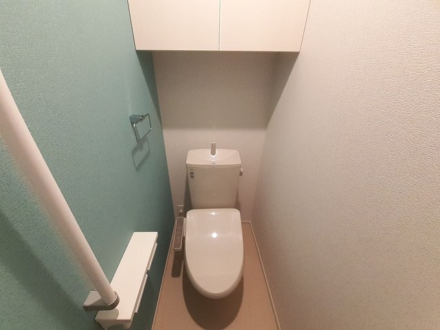 トイレ　温水洗浄便座