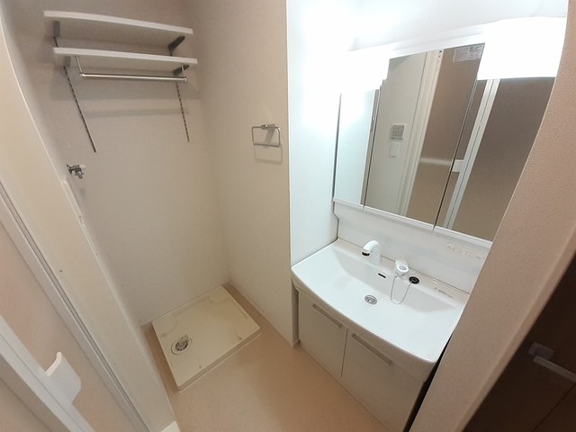 洗面設備　シャワー付洗面台