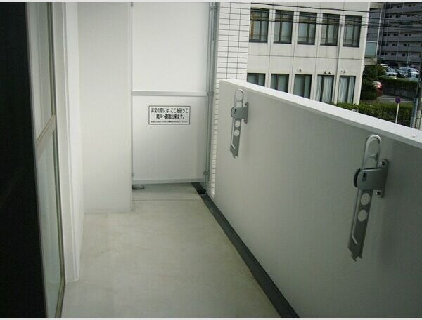 バルコニー　陽当たり良好なバルコニーです