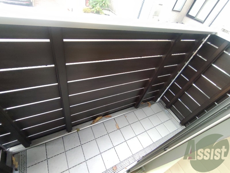 バルコニー　ベランダはよく日が当たり気持ちの良い空間です。