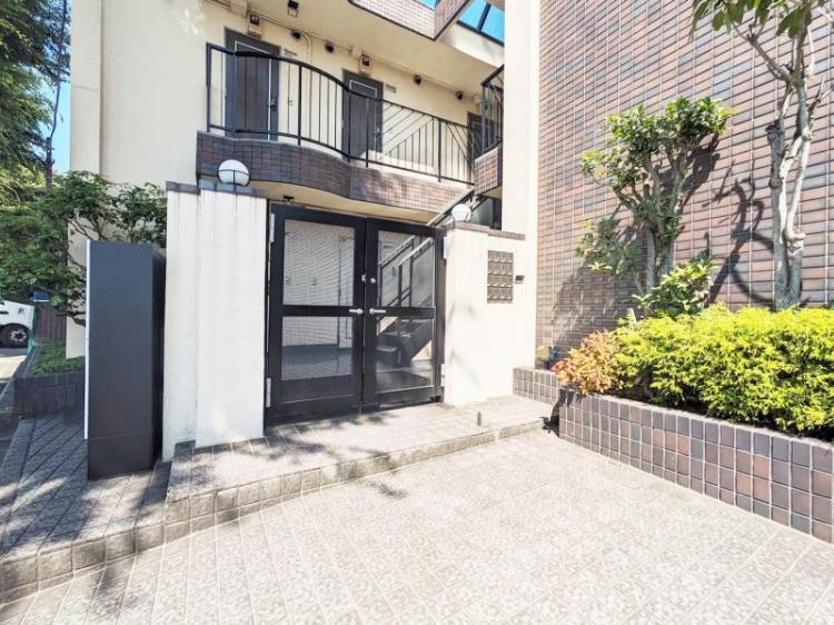 エントランス　エントランス