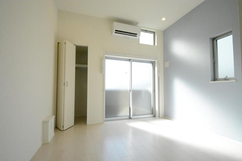 居室・リビング　フローリング貼りの綺麗な室内です