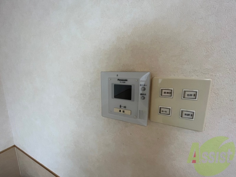 セキュリティ　ＴＶモニター付インターホンです。来客者の顔が見えるので安心！