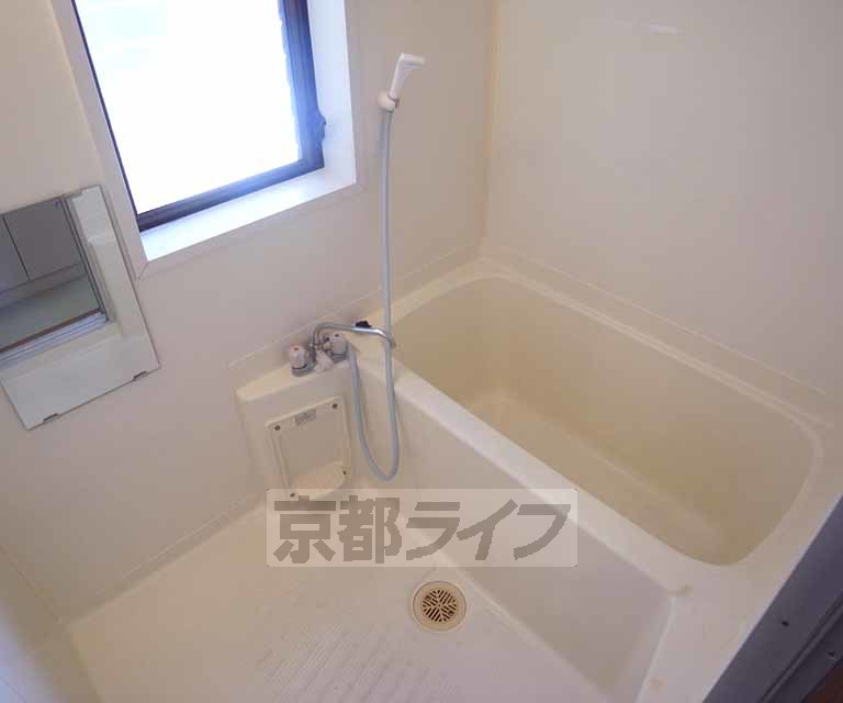 バス・シャワールーム　疲れも癒せるバスルーム！