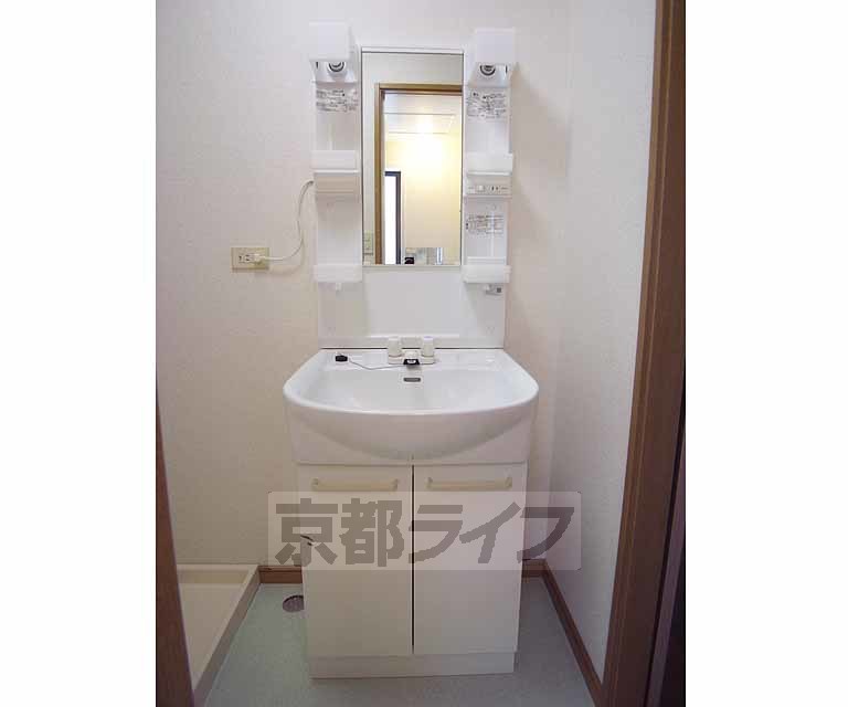 洗面設備　洗面台の収納もバッチリです！